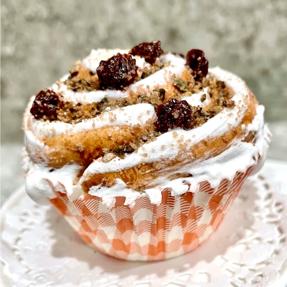 Fake Handmade Display Cinnamon Roll Cupcakes